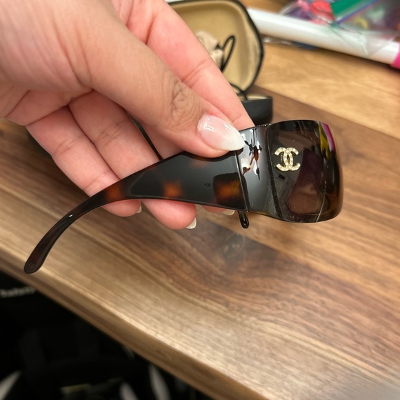 Y2K Vintage Chanel Sunglasses- Authentic - Brown Turtle Shell - Picture 5 of 11